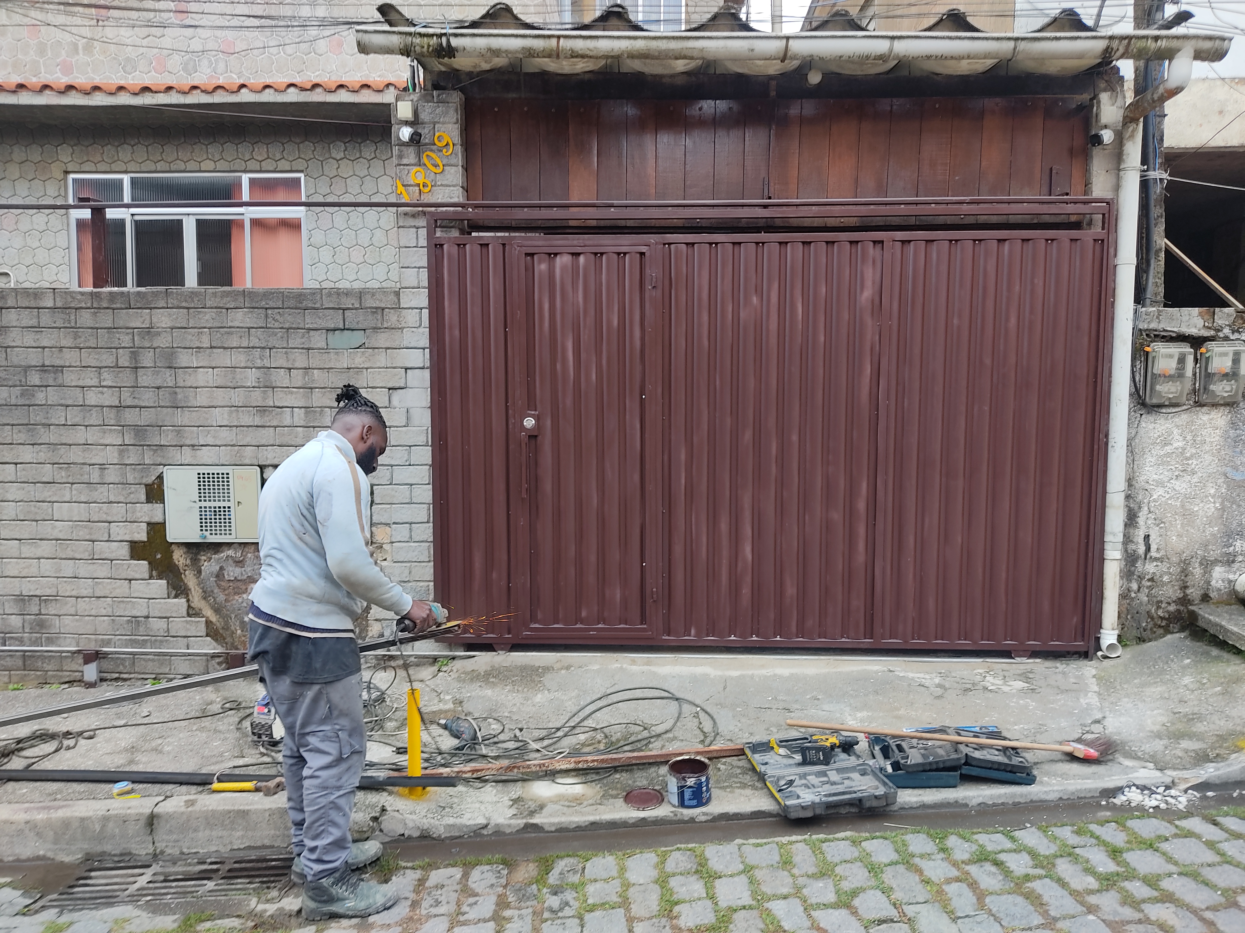 PORTÃO DESLIZANTE EM PETRÓPOLIS - RJ