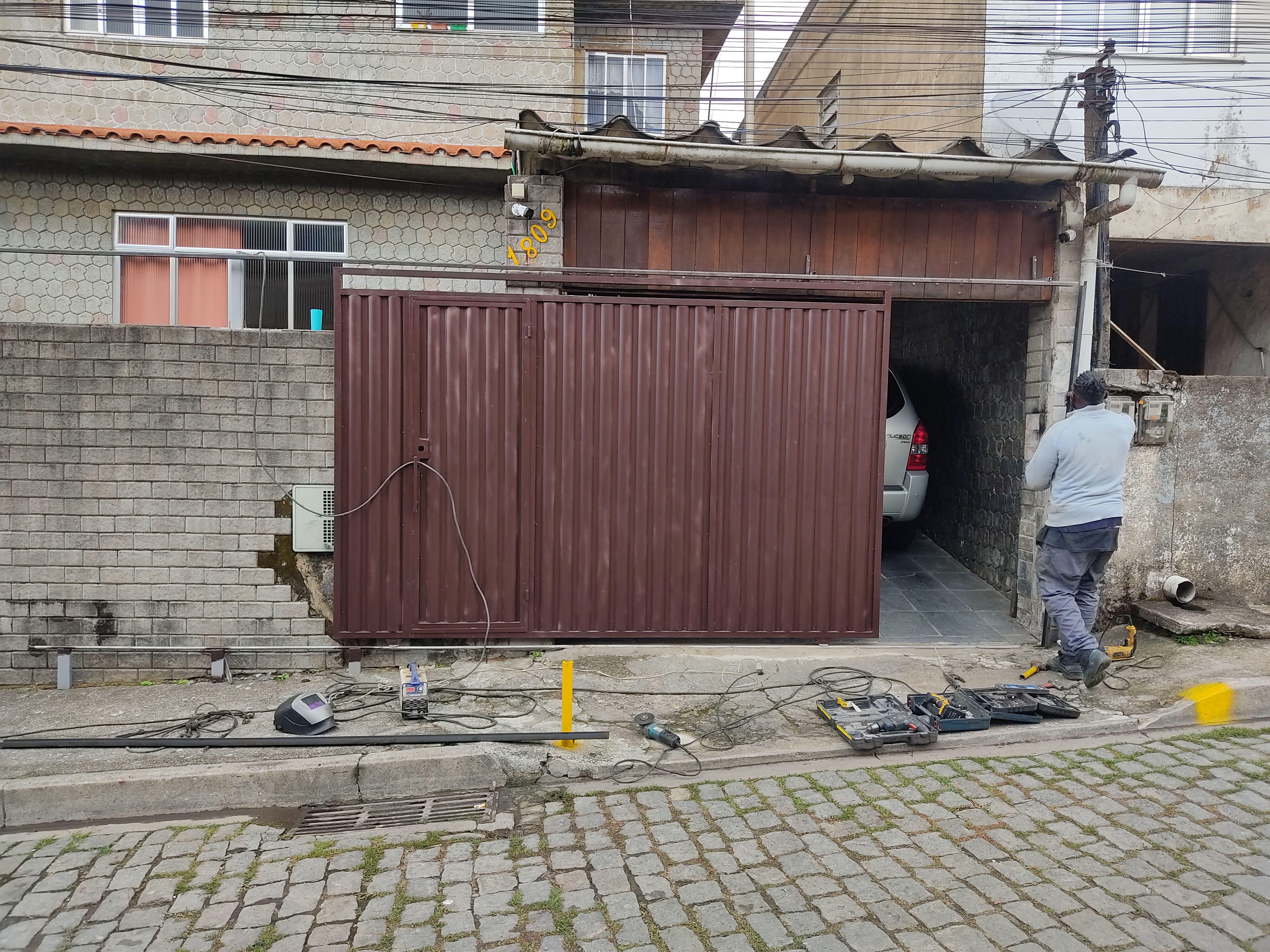 PORTÃO DESLIZANTE EM PETRÓPOLIS - RJ