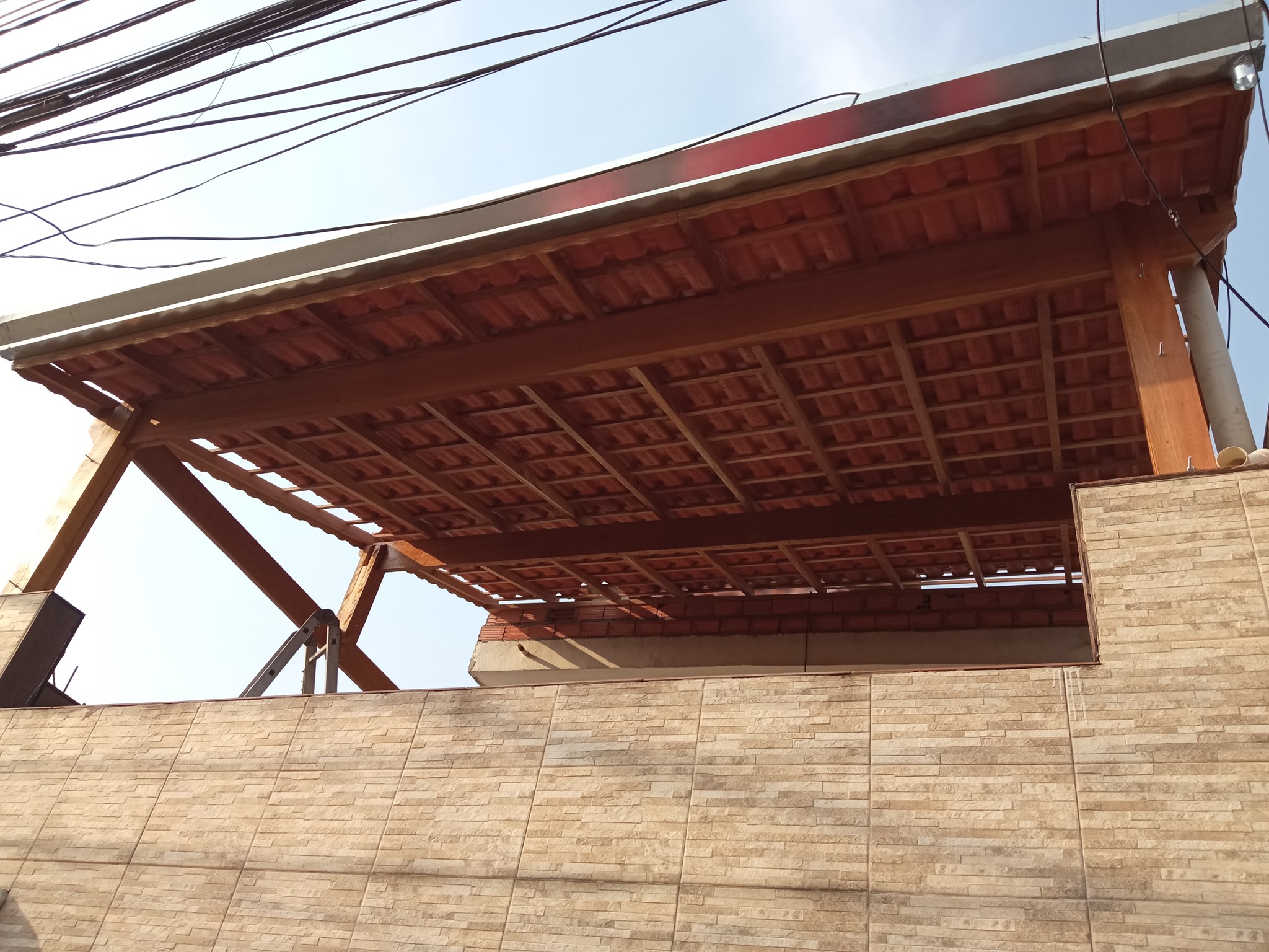 REFORMAS E CONTRUÇÕES DE TELHADOS EM PIRAPORINHA - SP 