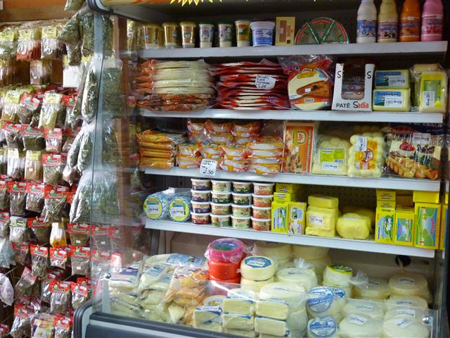 PRODUTOS MINEIROS NO ALTO DA SERRA EM PETROPOLIS - PURO DE MINAS - RJ