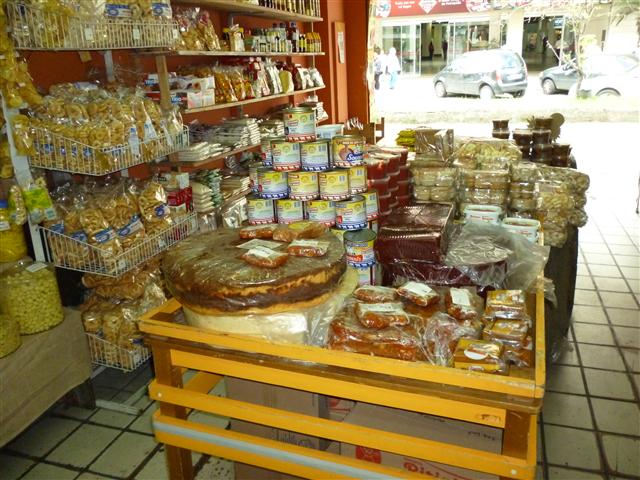 PRODUTOS MINEIROS NO ALTO DA SERRA EM PETROPOLIS - PURO DE MINAS - RJ