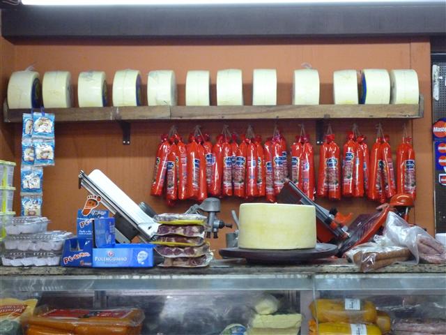 PRODUTOS MINEIROS NO ALTO DA SERRA EM PETROPOLIS - PURO DE MINAS - RJ