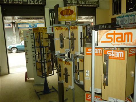 FERRAGENS PARA RESIDENCIAS E MARCENARIAS EM PETROPOLIS - KAUSBEN - RJ