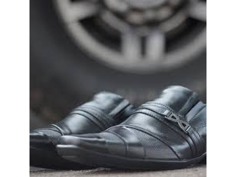 VENDA DE BOLSAS, CALÇADOS E ACESSÓRIOS NO MORUMBI EM SÃO PAULO