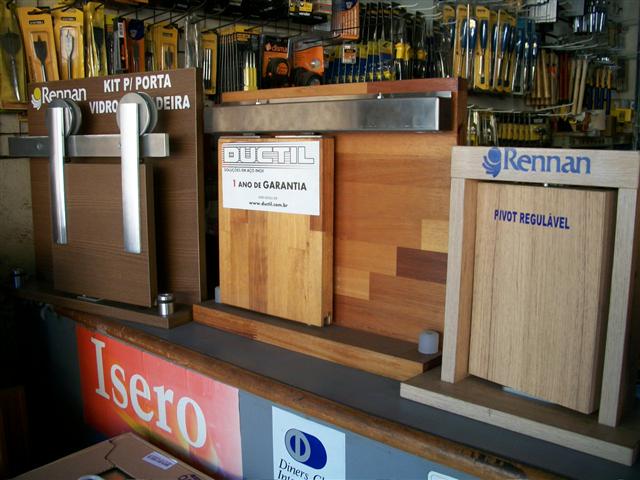 FERRAGENS E ESQUADRIAS EM PETROPOLIS