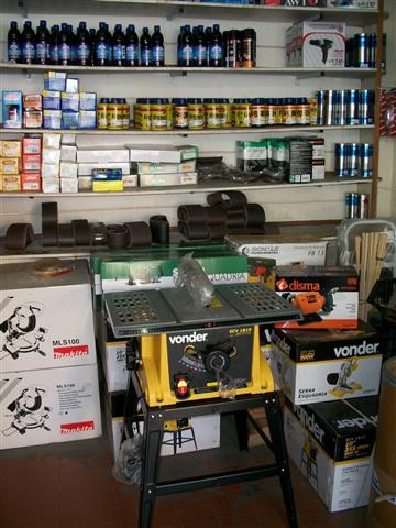 FERRAGENS E ESQUADRIAS EM PETROPOLIS