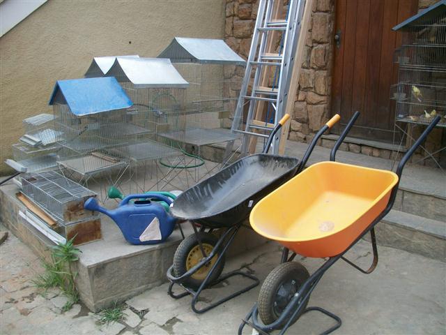 CASA DE RAÇÕES EM SÃO JOSE DO VALE DO RIO PRETO - NO RAMO - RJ