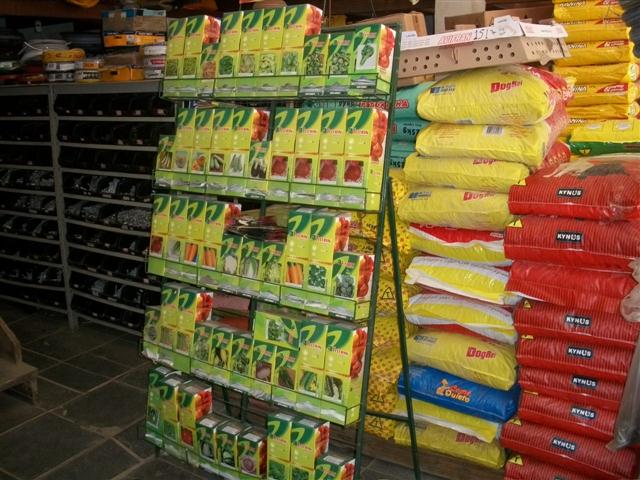 CASA DE RAÇÕES EM SÃO JOSE DO VALE DO RIO PRETO - NO RAMO - RJ