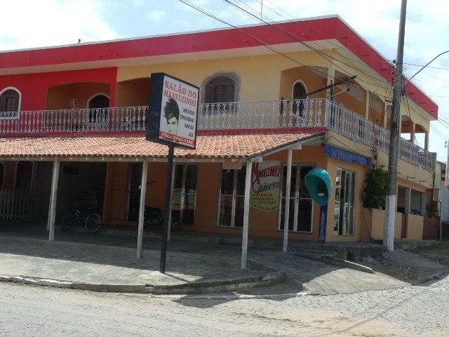 CABELEIREIRO EM FAROL DE SAO THOME - SALAO MANEOZINHO
