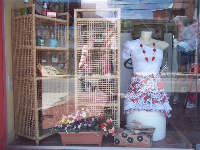 LOJA DE SAPATOS ROUPAS BOLSAS E PRODUTOS IMPORTADOS EM XEREM DUQUE DE CAXIAS - CRAVO E CANELA - RJ