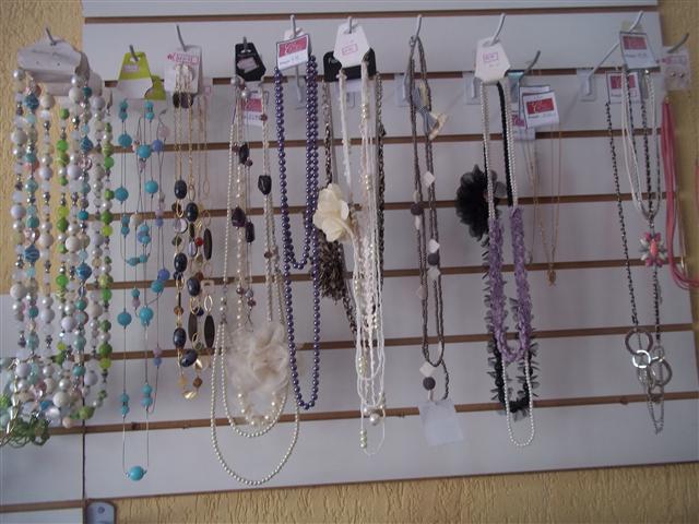 LOJA DE SAPATOS ROUPAS BOLSAS E PRODUTOS IMPORTADOS EM XEREM DUQUE DE CAXIAS - CRAVO E CANELA - RJ