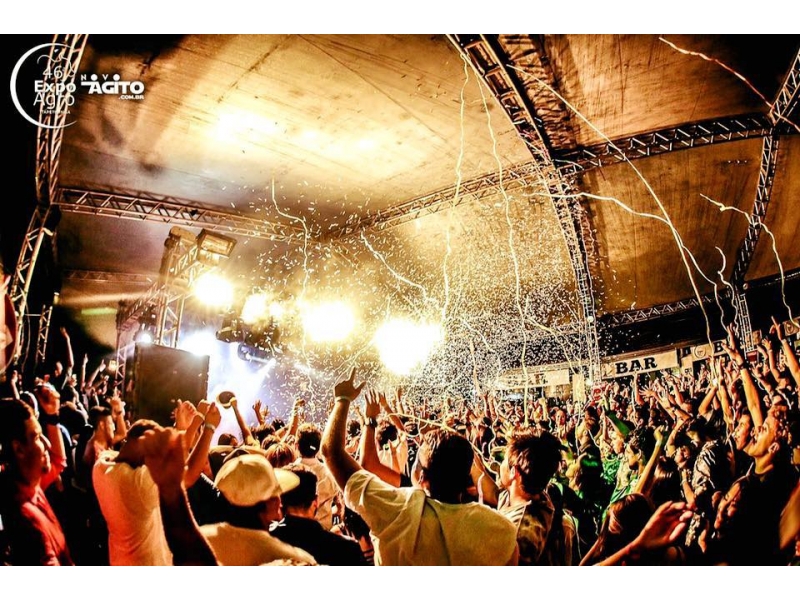 ORNAMENTAÇÃO DE CASAMENTOS EM NOVA FRIBURGO