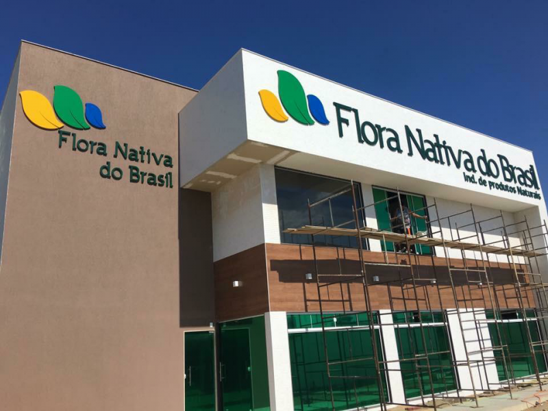 PLOTAGEM DE VEÍCULOS EM MARATAIZES - ES