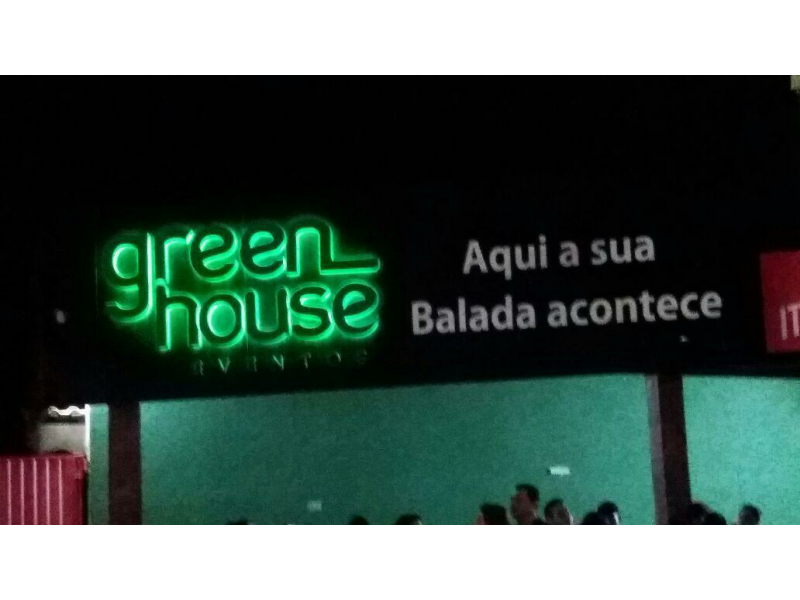 PLOTAGEM DE VEÍCULOS EM MARATAIZES - ES