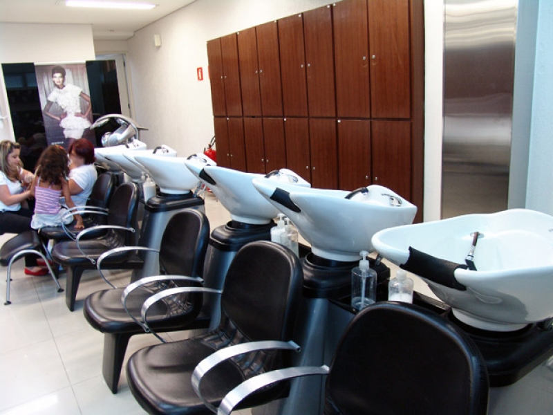 SALÃO DE CABELEIREIROS NO MORUMBI EM SÃO PAULO