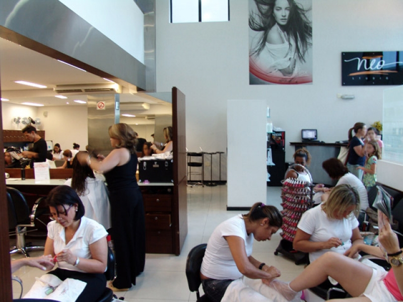 SALÃO DE CABELEIREIROS NO MORUMBI EM SÃO PAULO