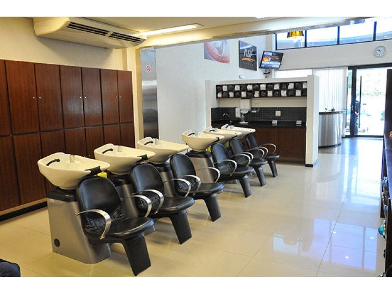 SALÃO DE CABELEIREIROS NO MORUMBI EM SÃO PAULO