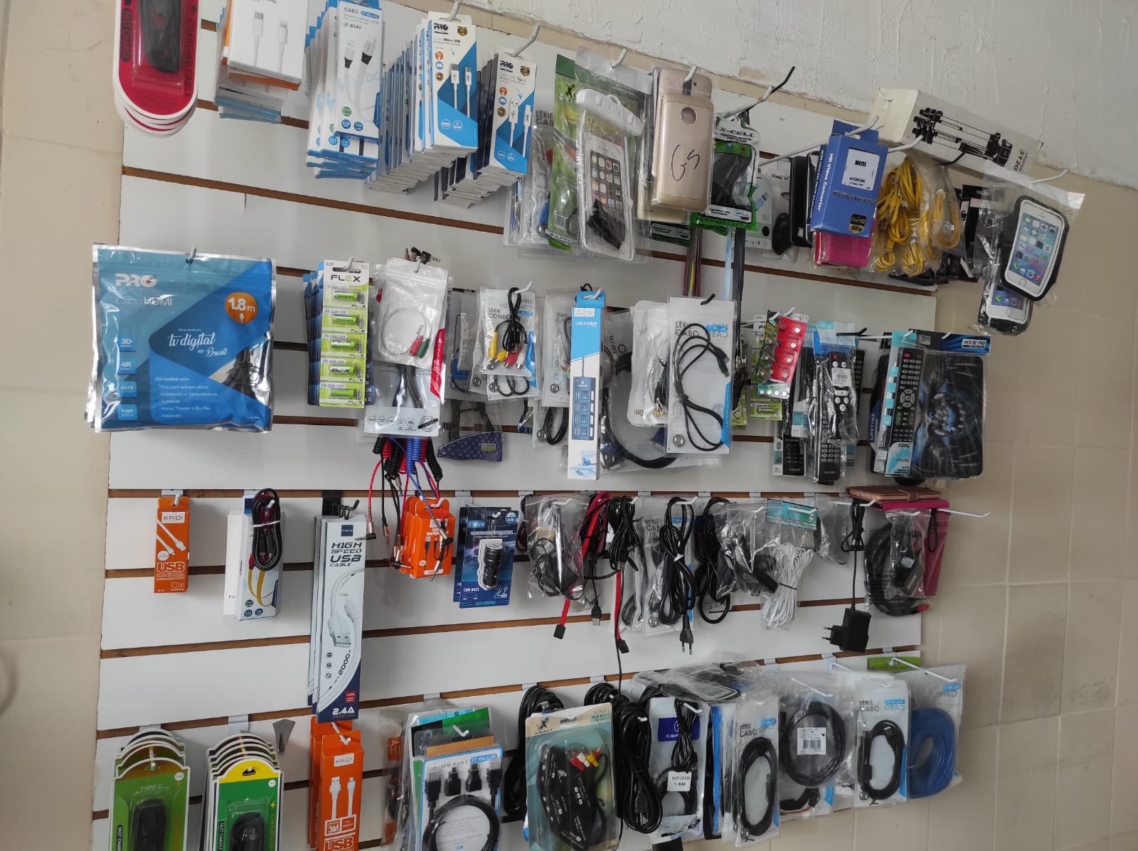 MANUTENÇÃO E ACESSÓRIOS DE CELULAR E TABLETS NA ESTIVA - SP 