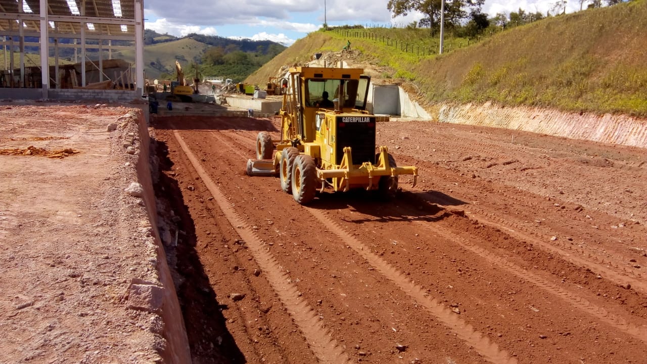 ESCAVAÇÃO DE TERRA EM ARACRUZ - ES