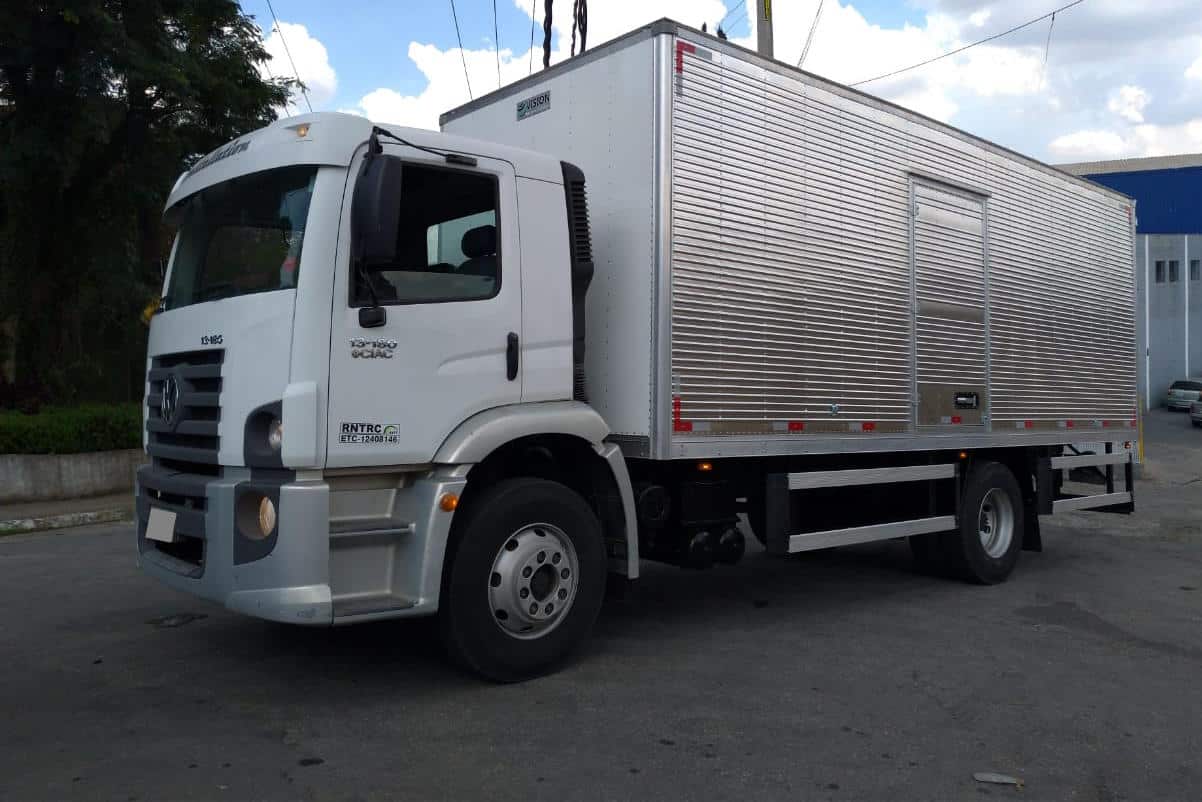 FRETES CARRETOS TRANSPORTES E ENTREGAS RÁPIDAS EM JACAREÍ - SP