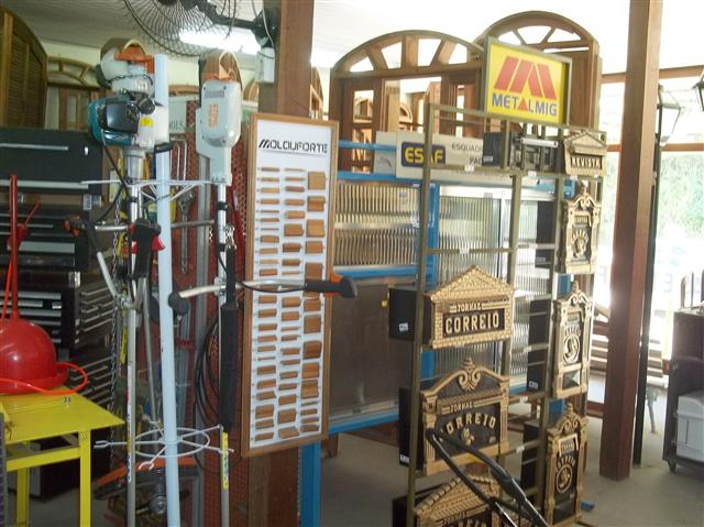 LOJA DE ESQUADRIAS DE MADEIRA E TELHAS COLONIAS EM XEREM DUQUE DE CAXIAS - SIMO MADEIRAS - RJ