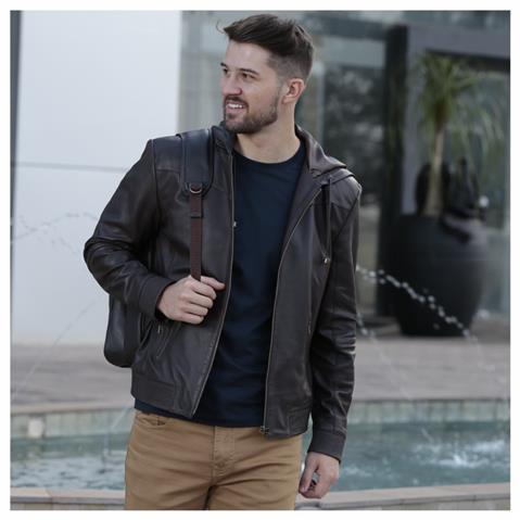 MODA EM COURO EM PETRÓPOLIS - ROUPAS DE COURO - RJ