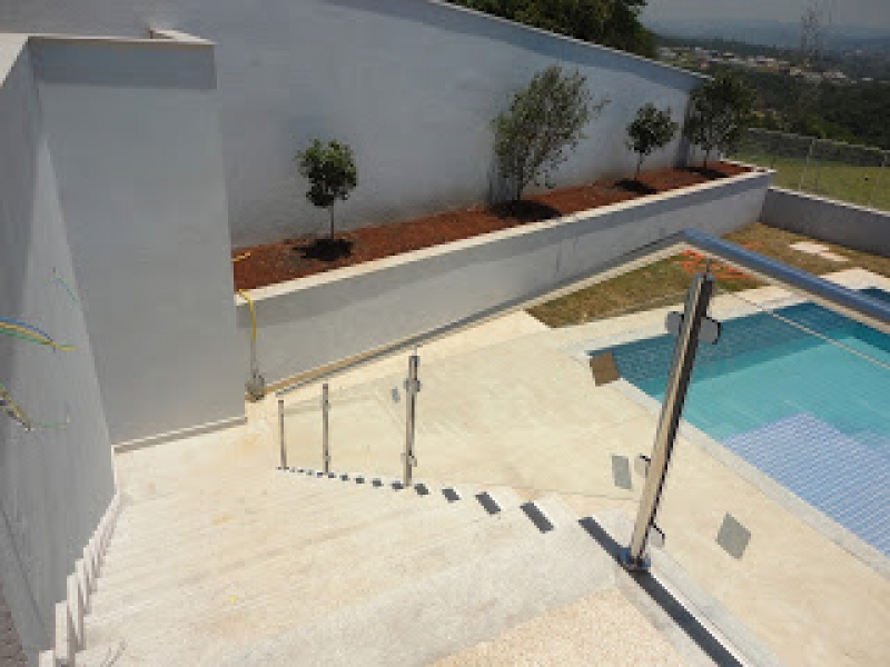 VENDA DE CORRIMÃOS, PUXADORES, MESAS, ESCADAS, ARARAS EM GERAL NO MORUMBI EM SÃO PAULO