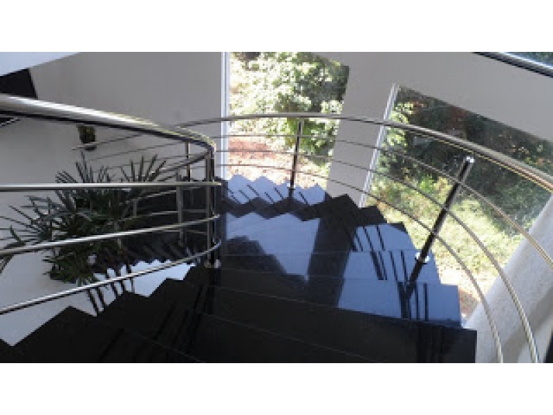 VENDA DE CORRIMÃOS, PUXADORES, MESAS, ESCADAS, ARARAS EM GERAL NO MORUMBI EM SÃO PAULO