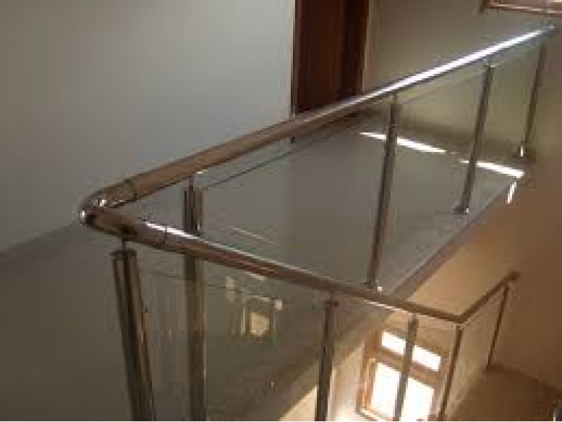 VENDA DE CORRIMÃOS, PUXADORES, MESAS, ESCADAS, ARARAS EM GERAL NO MORUMBI EM SÃO PAULO