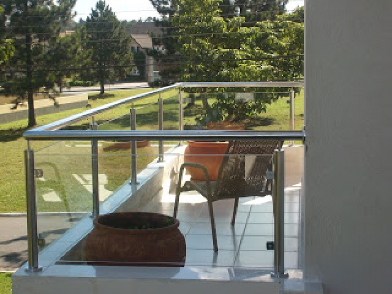 VENDA DE CORRIMÃOS, PUXADORES, MESAS, ESCADAS, ARARAS EM GERAL NO MORUMBI EM SÃO PAULO