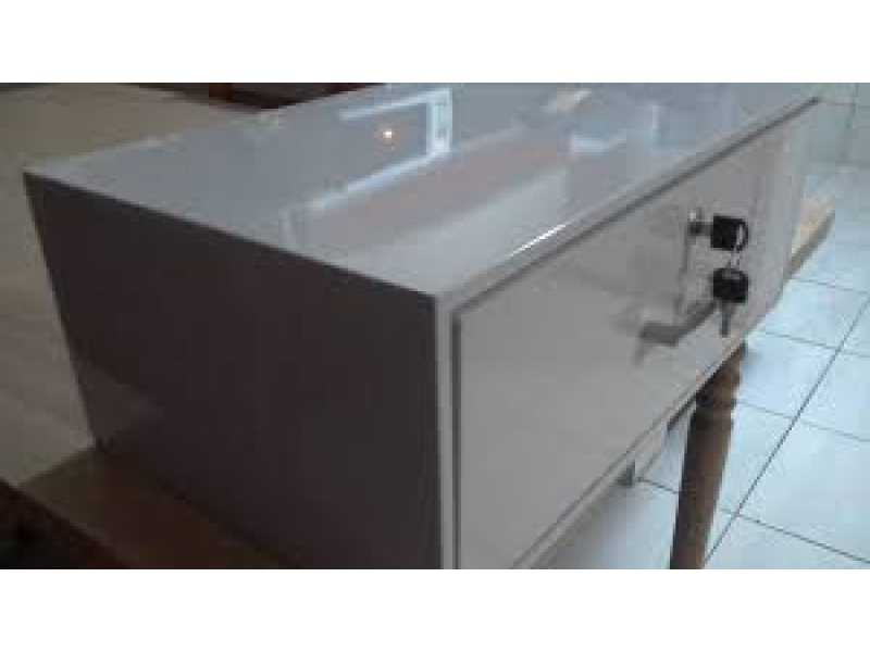 MARCENARIA E PINTURA NA VILA SÔNIA EM SÃO PAULO