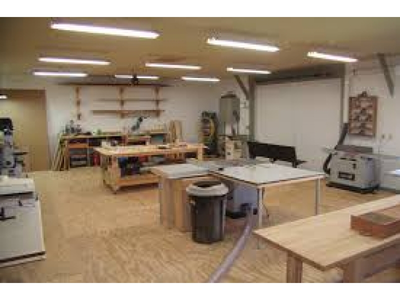 MARCENARIA E PINTURA NA VILA SÔNIA EM SÃO PAULO