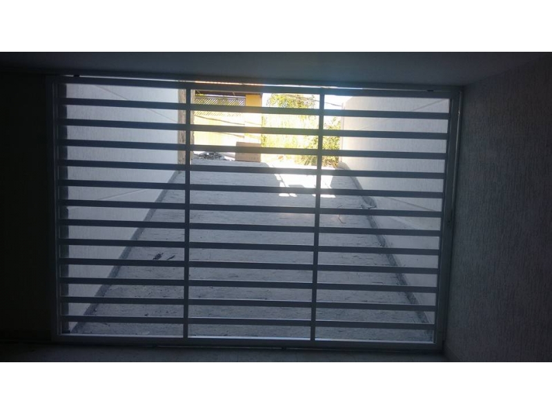 ESQUADRIAS DE ALUMINIO E VIDRACARIA EM SANTA CRUZ DA SERRA 