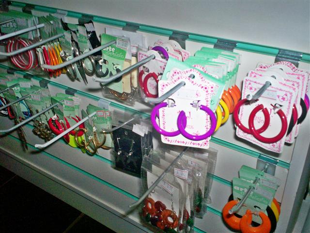 BIJOUTERIAS E PEÇAS PARA MONTAGENS EM PARAIBA DO SUL - ARTE DESCOLADA