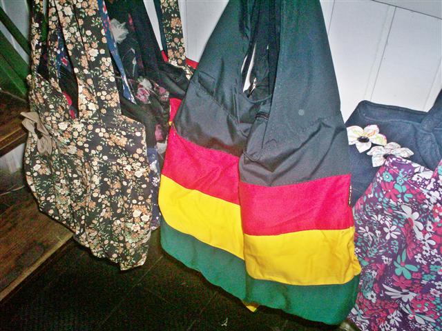 BIJOUTERIAS E PEÇAS PARA MONTAGENS EM PARAIBA DO SUL - ARTE DESCOLADA