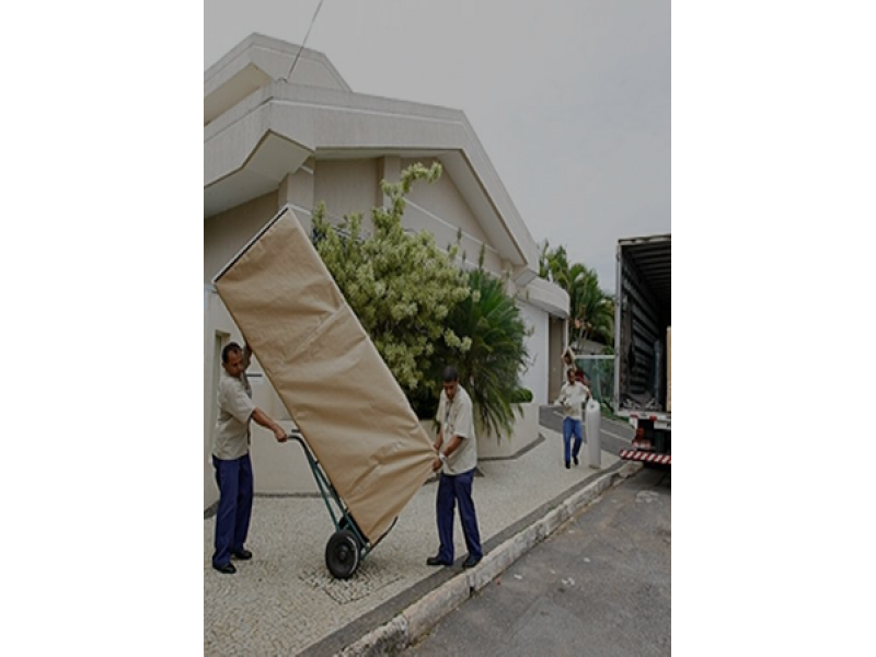 CARRETO E MUDANÇA E MONTADOR NO BOM RETIRO EM SÃO PAULO