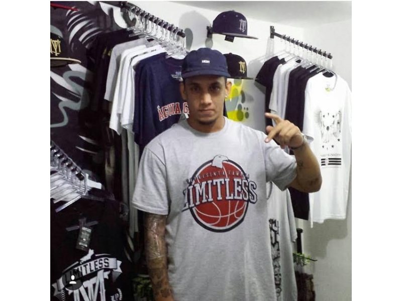 ROUPAS ACESSÓRIOS E TATTOO  EM OLARIA - RJ