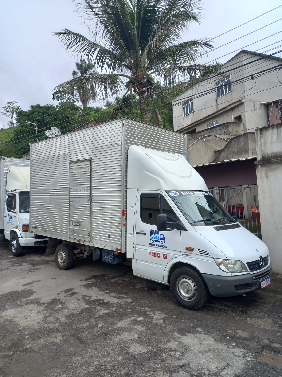 CAMINHÃO DE MUDANÇA NO RETIRO RJ