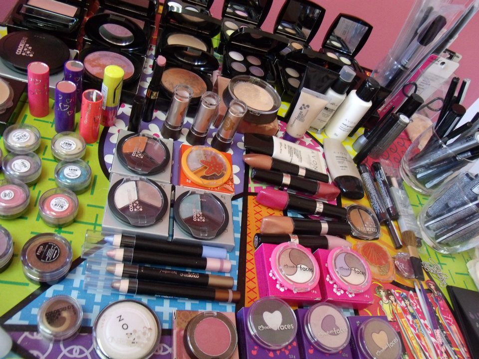 REVENDEDORA DE COSMÉTICOS EM PETRÓPOLIS