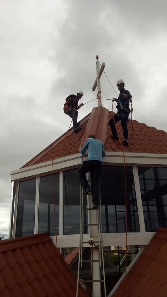 INSTALAÇÃO DE COIFAS E CALHAS NA VILA NOGUEIRA - SP