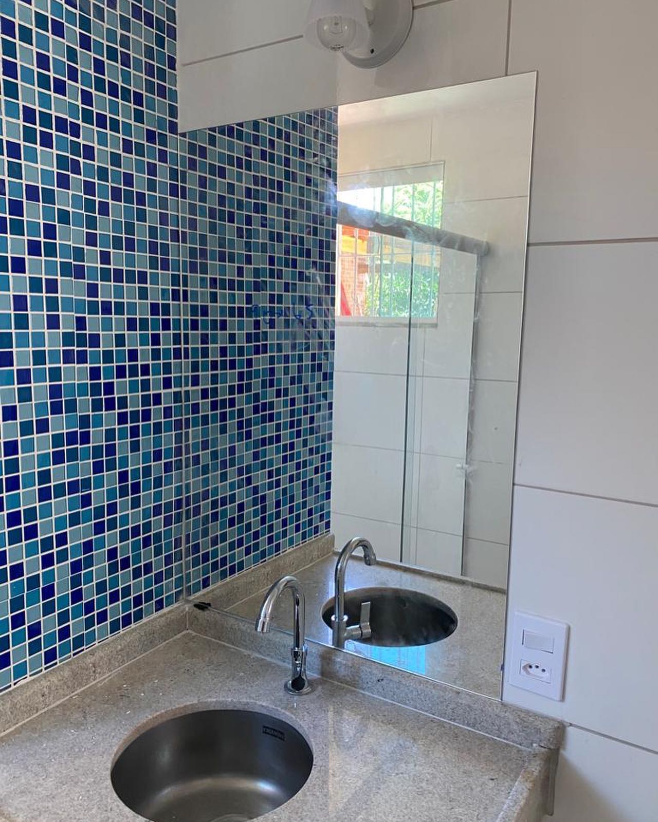 PORTA JANELA PORTAO EM SAO PEDRO DA ALDEIA - RJ