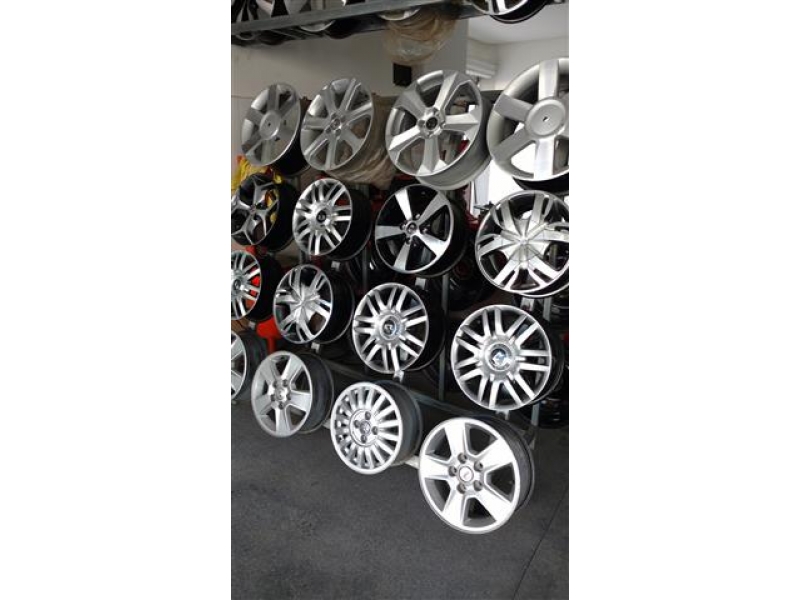 PNEUS EM PROPRIÁ - WhatsApp Online