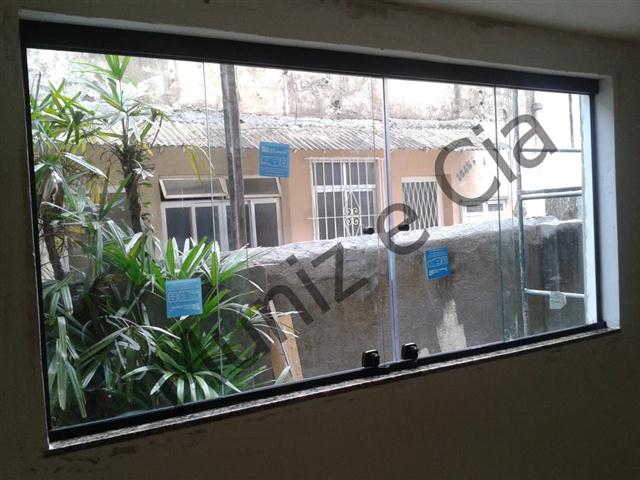 ESQUADRIA DE ALUMINIO E VIDRACARIA NO RETIRO EM PETROPOLIS RJ