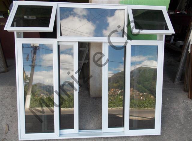 ESQUADRIA DE ALUMINIO E VIDRACARIA NO RETIRO EM PETROPOLIS RJ