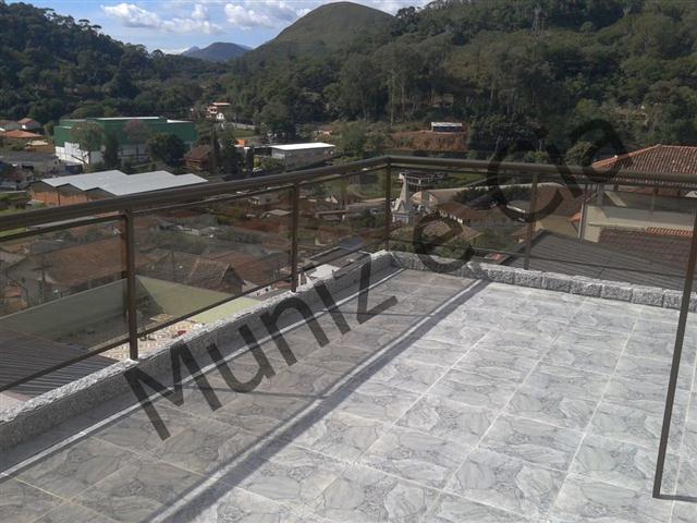 ESQUADRIA DE ALUMINIO E VIDRACARIA NO RETIRO EM PETROPOLIS RJ