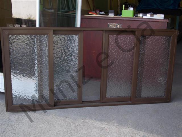 ESQUADRIA DE ALUMINIO E VIDRACARIA NO RETIRO EM PETROPOLIS RJ