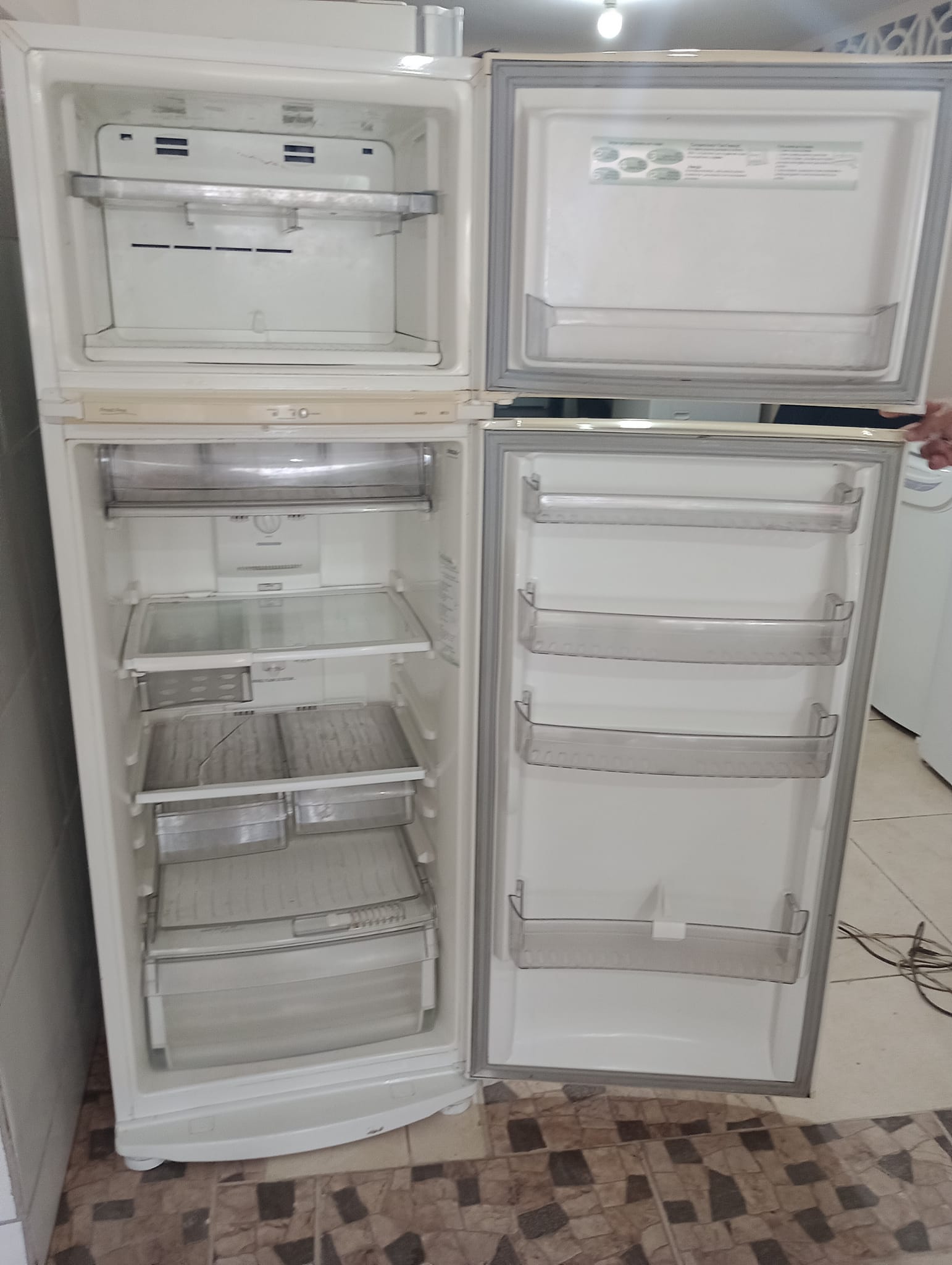 CONSERTO E ASSISTENCIA TECNOCA DE REFRIGERAÇÃO EM GUARAPARI-ES