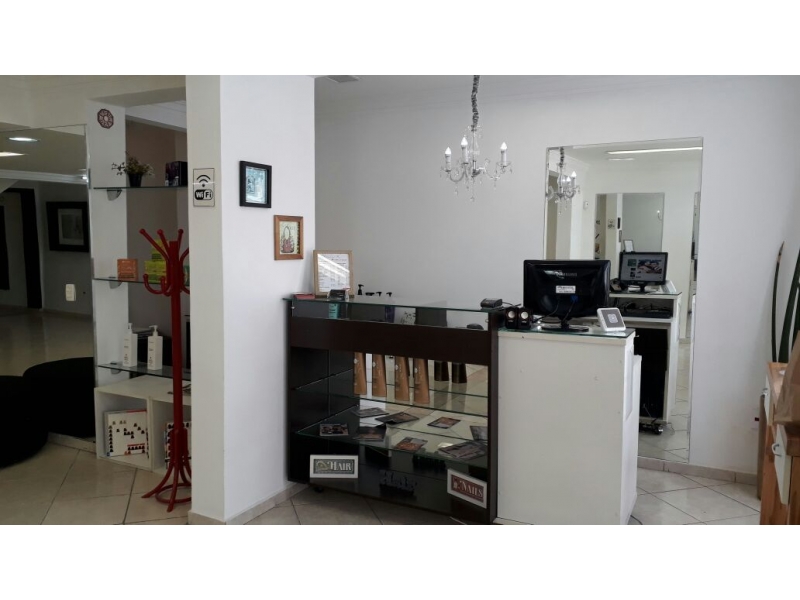 SALÃO DE BELEZA NA REGIÃO DE MOEMA - SP