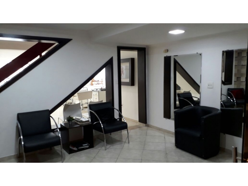 SALÃO DE BELEZA NA REGIÃO DE MOEMA - SP