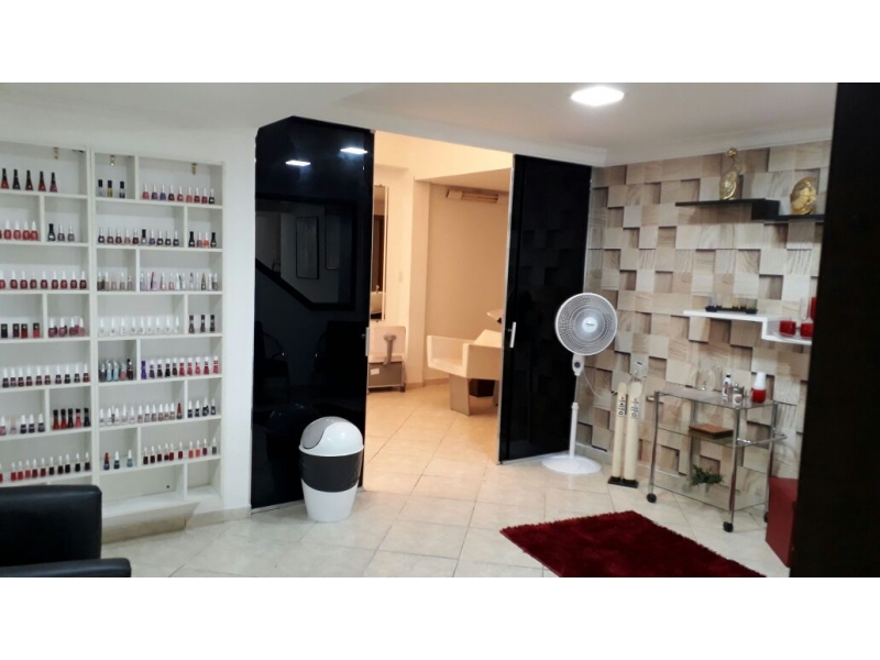 SALÃO DE BELEZA NA REGIÃO DE MOEMA - SP